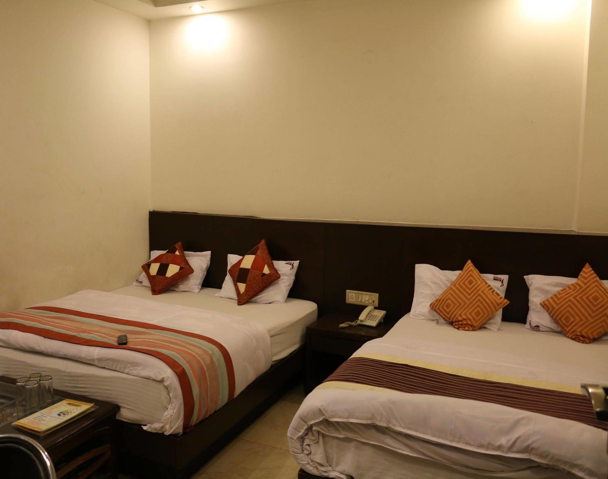 Hotel Seven Seas Inn Neu-Delhi Exterior foto