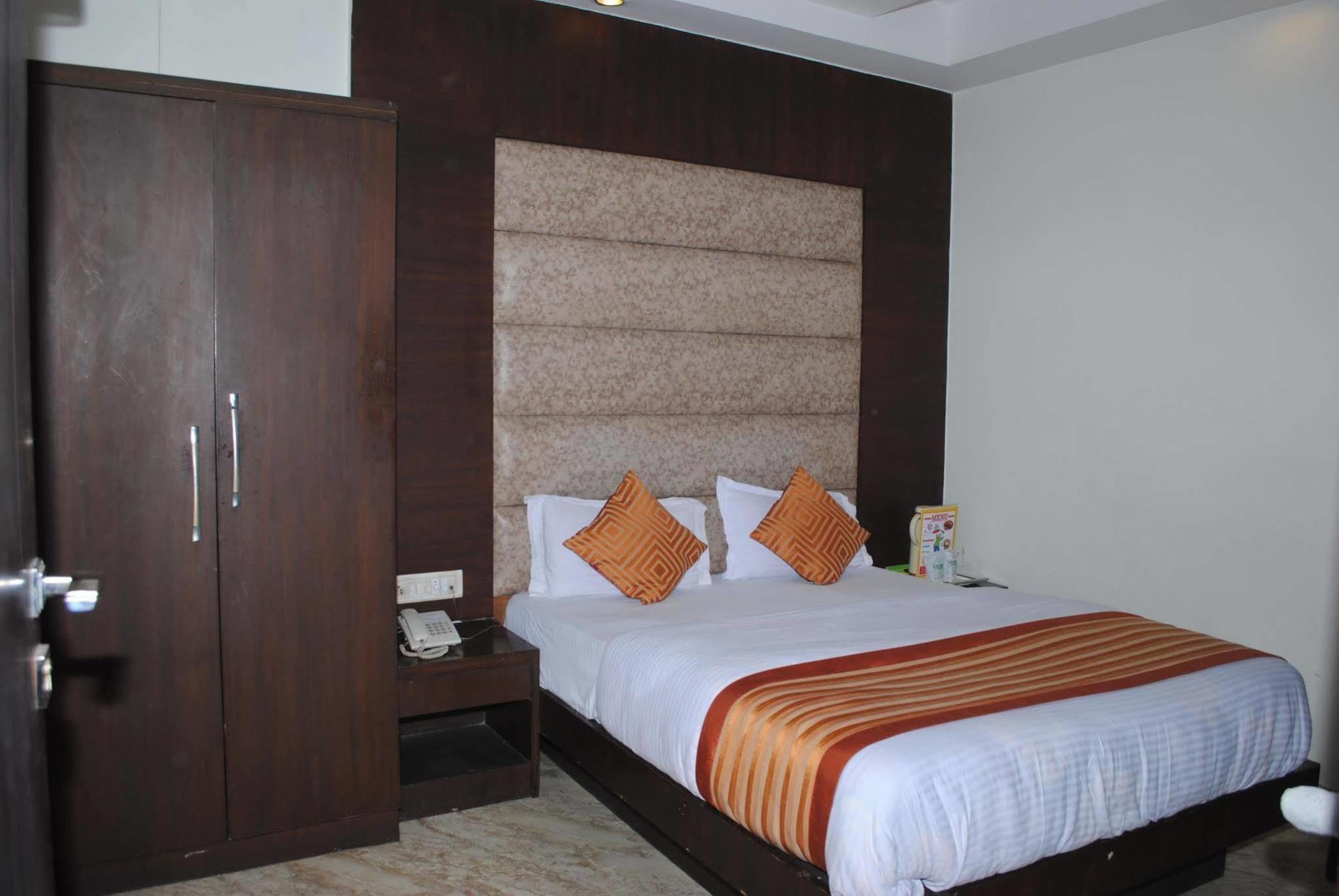 Hotel Seven Seas Inn Neu-Delhi Exterior foto