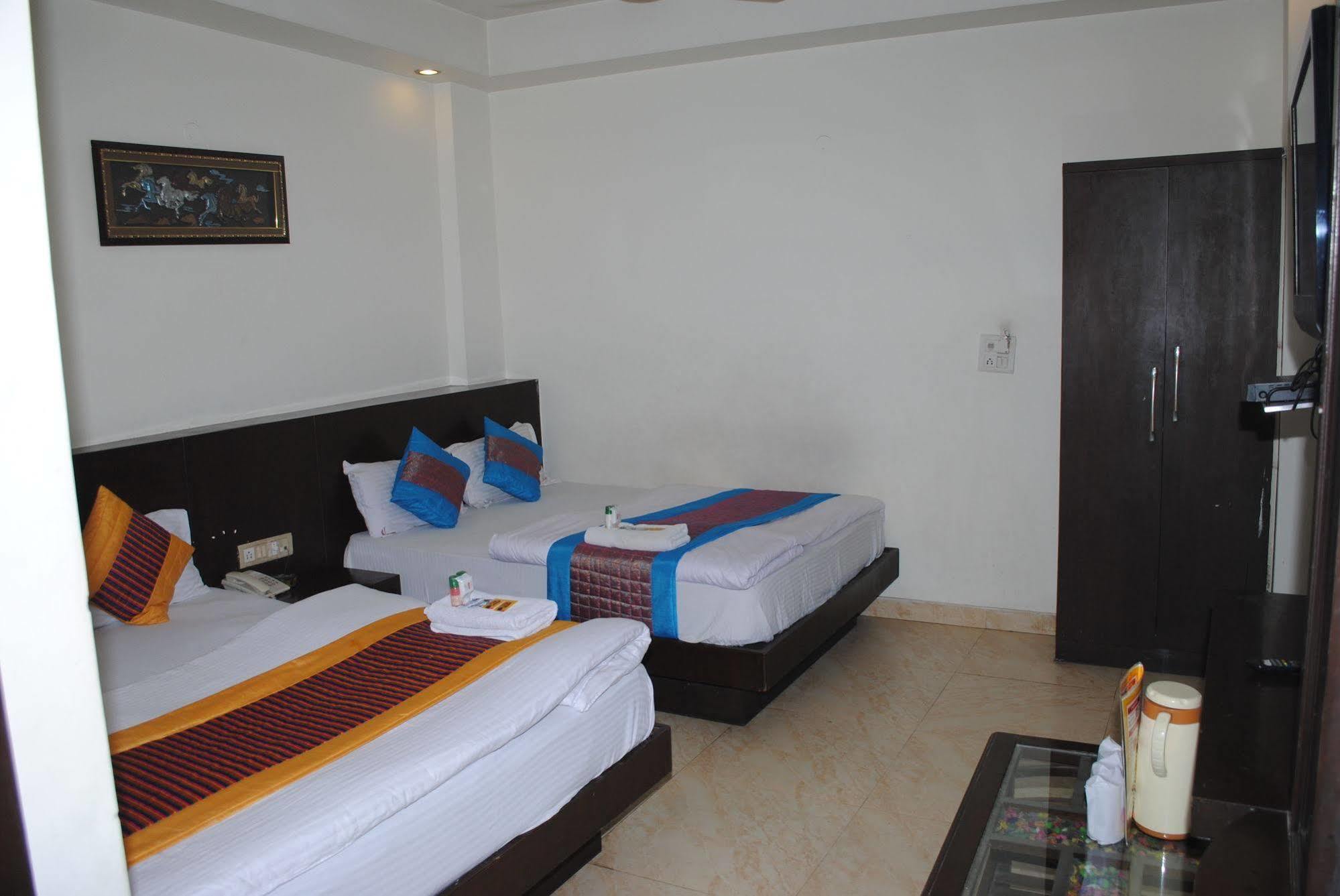 Hotel Seven Seas Inn Neu-Delhi Exterior foto