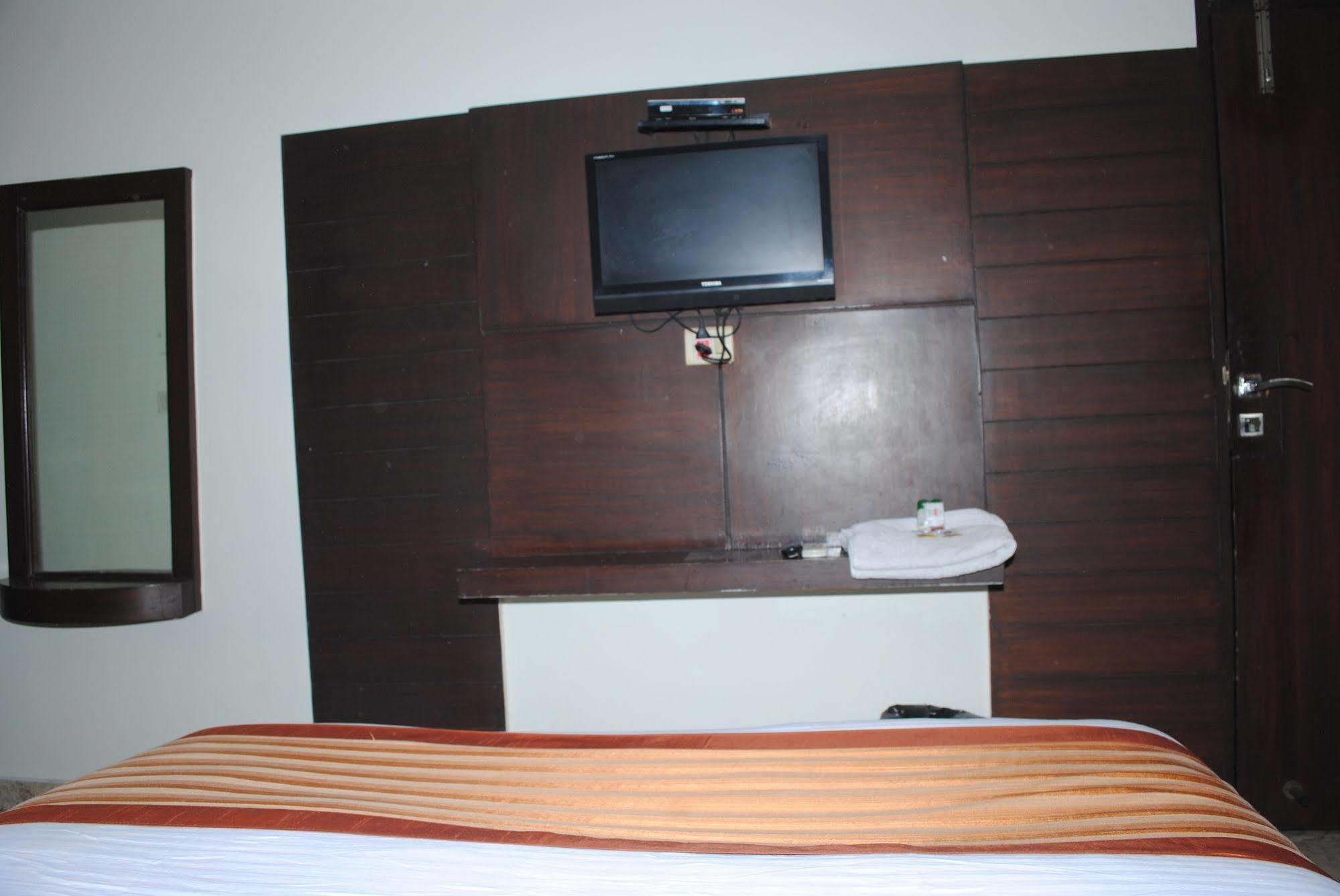 Hotel Seven Seas Inn Neu-Delhi Exterior foto