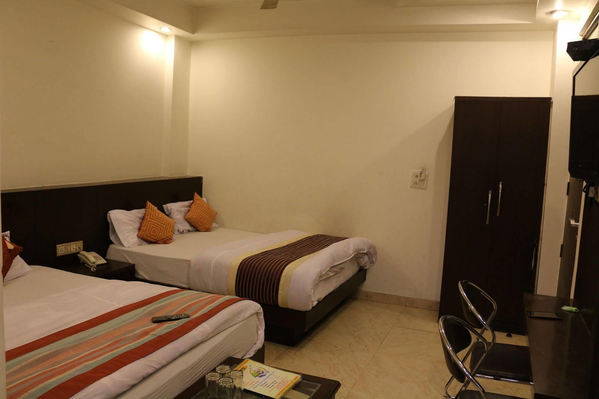 Hotel Seven Seas Inn Neu-Delhi Exterior foto