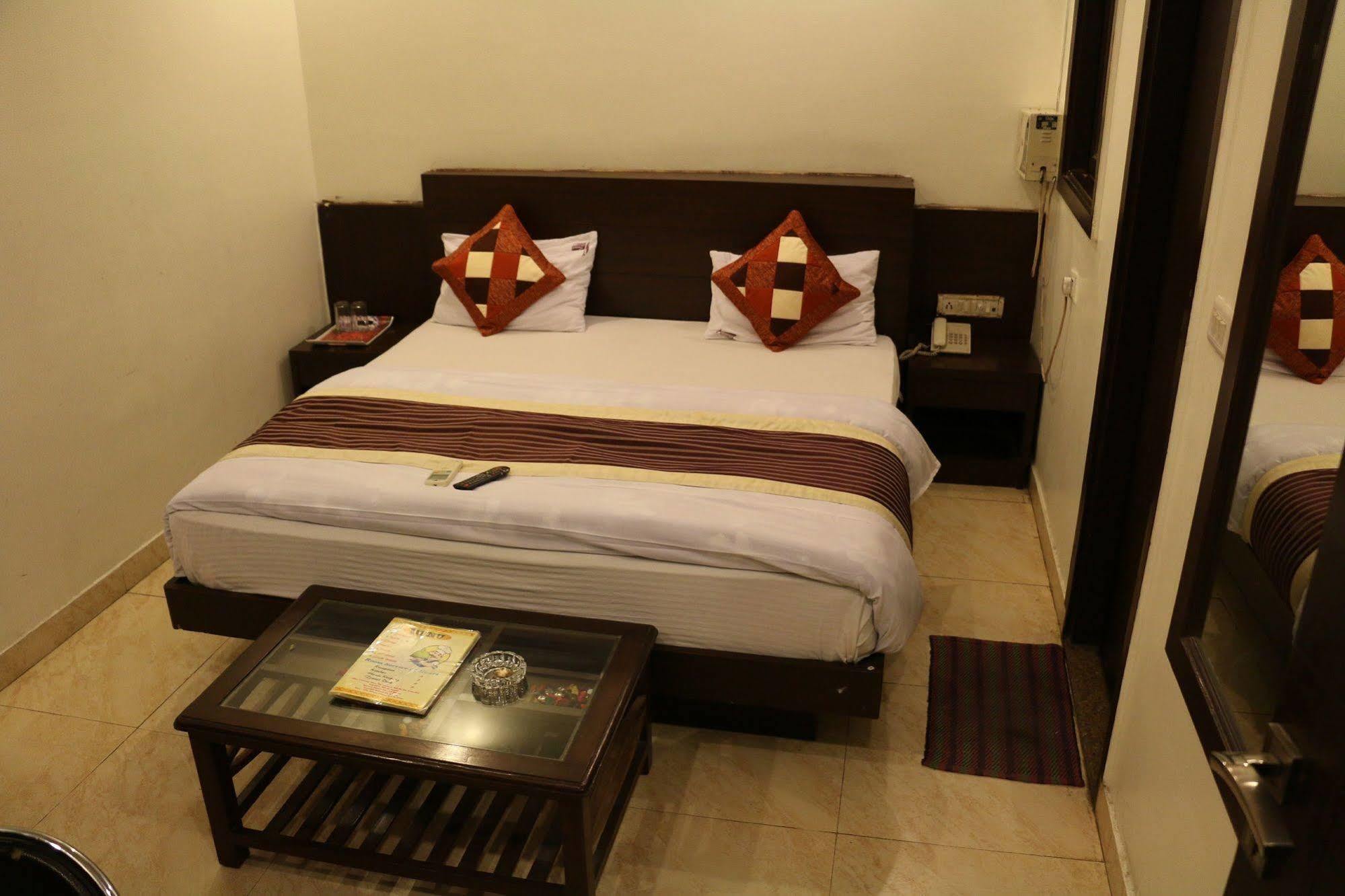Hotel Seven Seas Inn Neu-Delhi Exterior foto